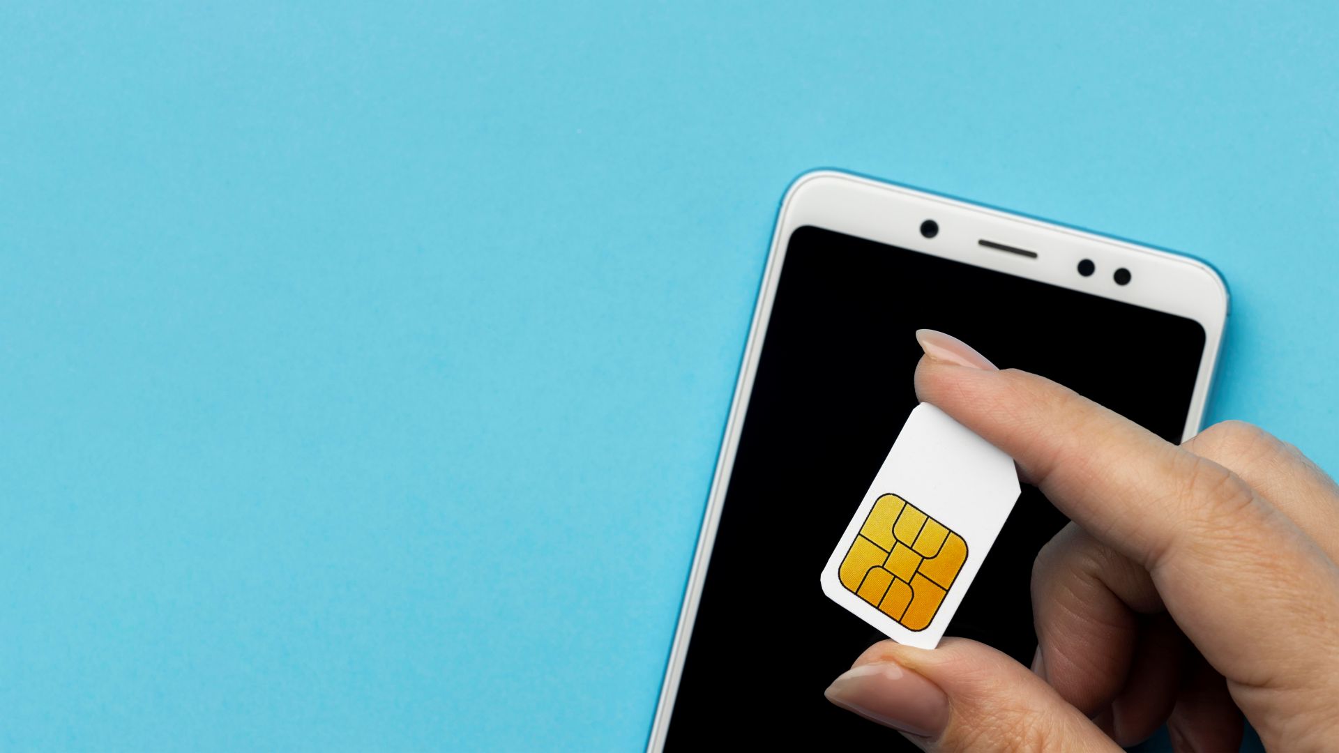 Orange sau Vodafone pentru cartelă prepay: ce operator îți oferă cel mai mult credit și date la același buget